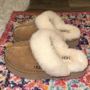 UGGS platform slippers brand new